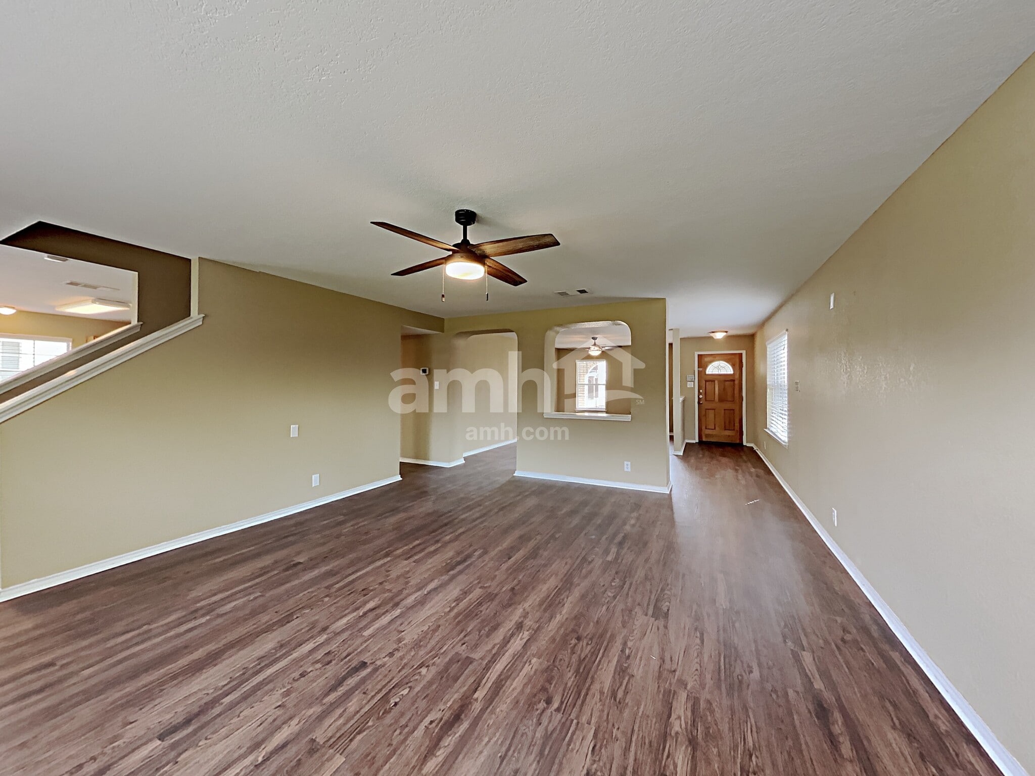 Building Photo - 1303 Range Fld