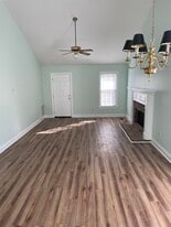 Building Photo - 909 S Hornbeam Dr