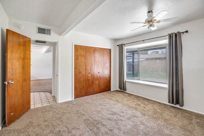 Building Photo - Large SF Home now available in Camelback C...