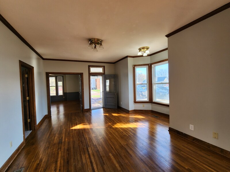 Building Photo - 1008 Vine St