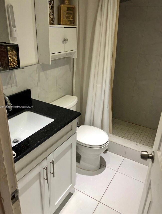 Building Photo - 3868 NE 169th St