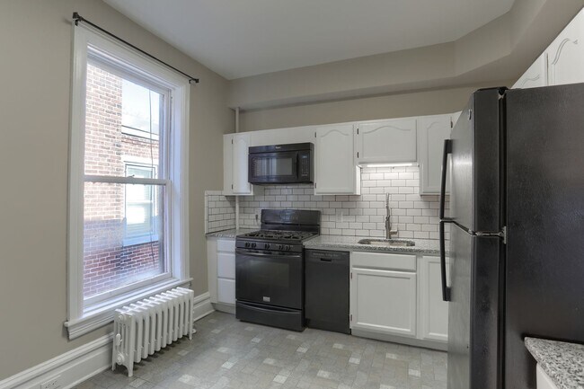 Building Photo - 1607 Green St