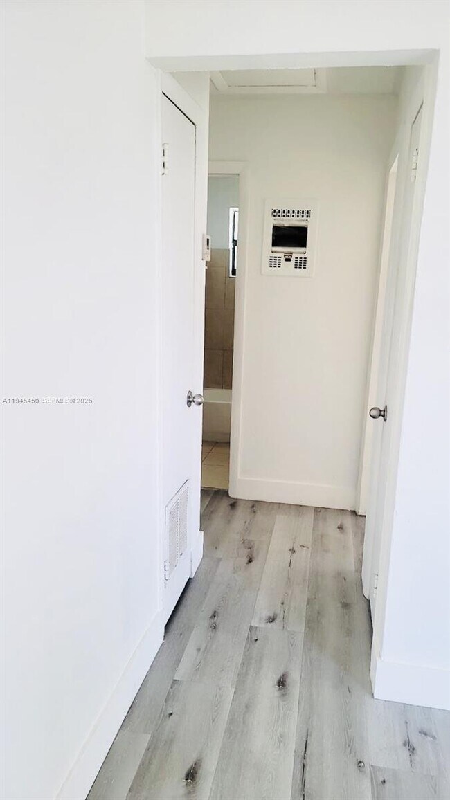 Building Photo - 1003 NW 73rd St