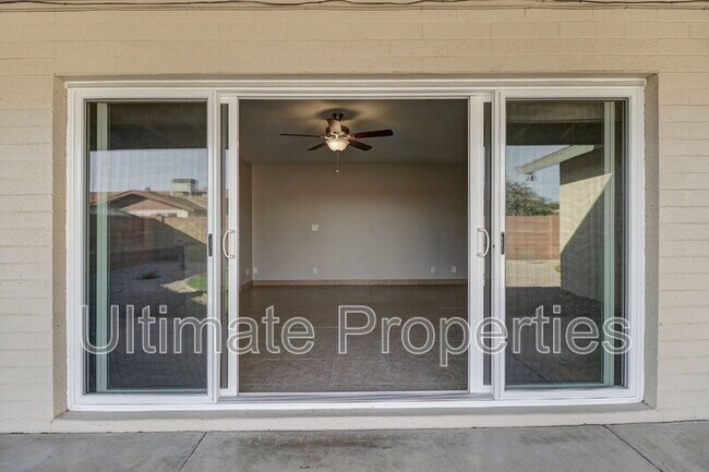 Building Photo - 4838 W Brown St