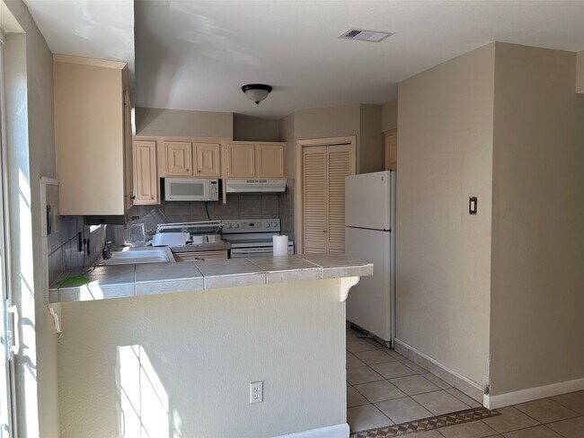 Building Photo - 1403 Blalock Rd