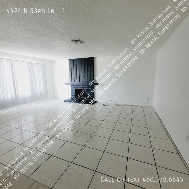 Building Photo - 4424 N 53rd Ln