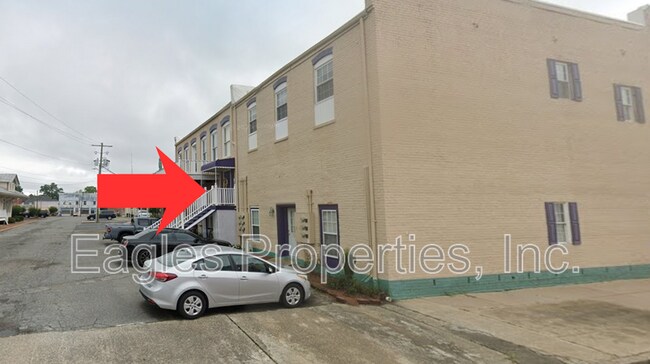 Building Photo - 103 N Center St