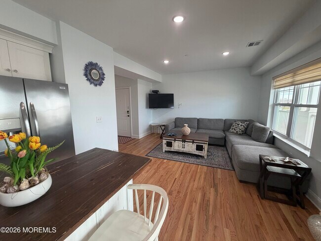 Building Photo - 1515 Ocean Terrace