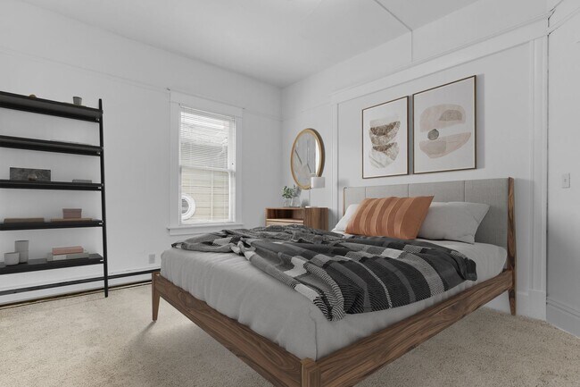 Building Photo - Charming Goose Hollow Home, Big, Spacious, and Bright!