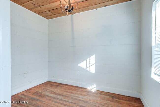 Building Photo - 1701 32nd St