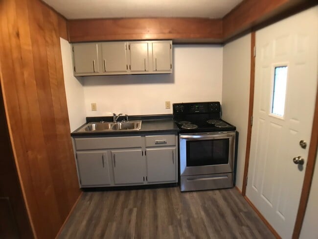 Building Photo - 216 S Race St