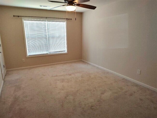 Building Photo - 6210 Pine Bluff Dr