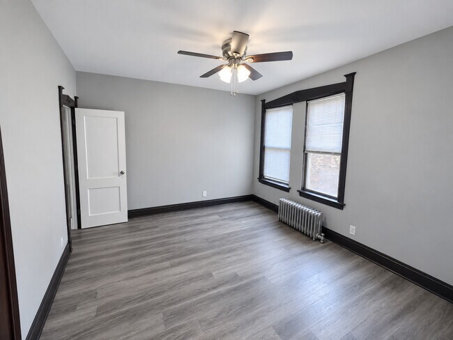 Building Photo - 6362 S Greenwood Ave