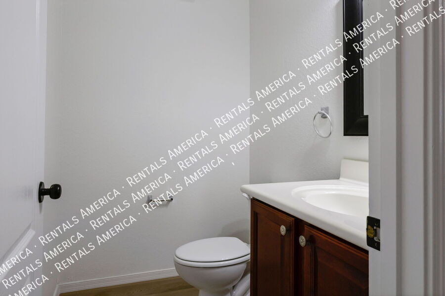 Building Photo - 1300 S Loback Ln