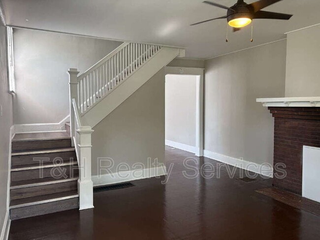 Building Photo - 3130 N Park Ave