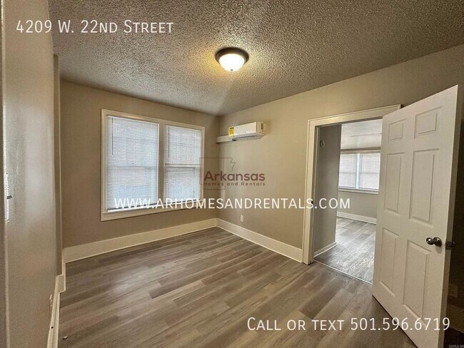 Building Photo - 4209 W 22nd St