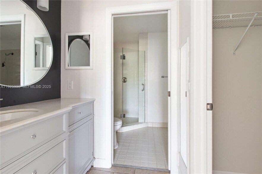 Building Photo - 10161 SW 137th Ct