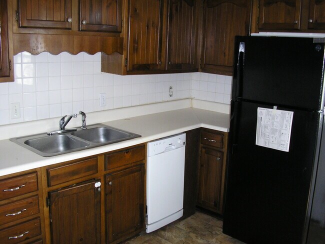 Building Photo - 2516 Edgehill Pl