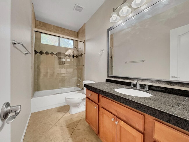 Building Photo - 261 N Nash Way