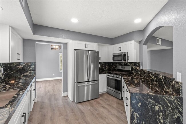 Building Photo - 3201 Ventana Hills Dr
