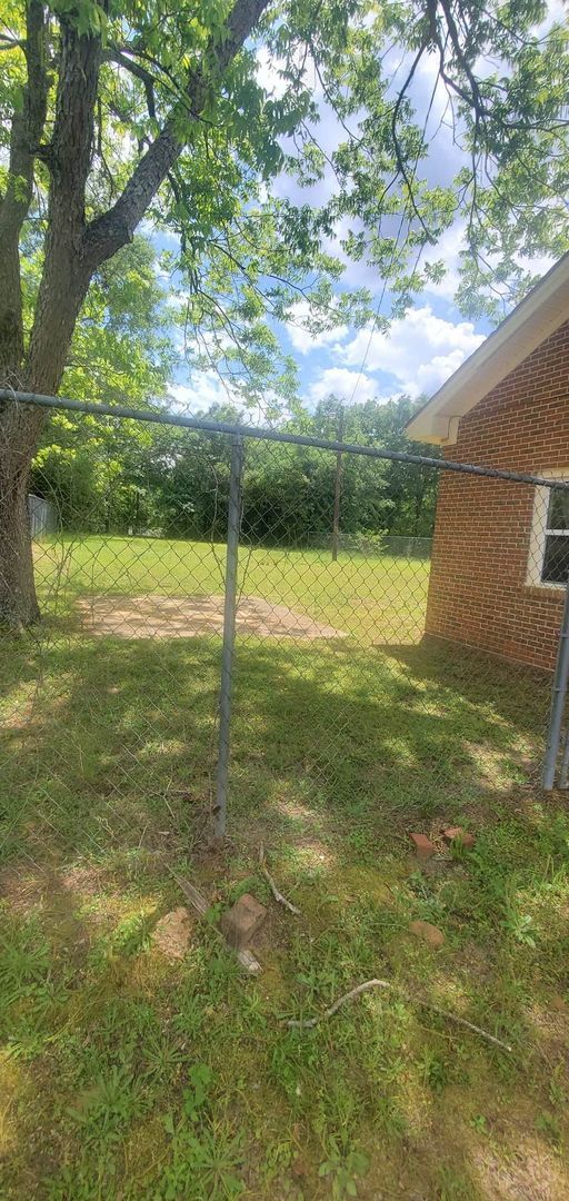 Building Photo - New Brockton!!!