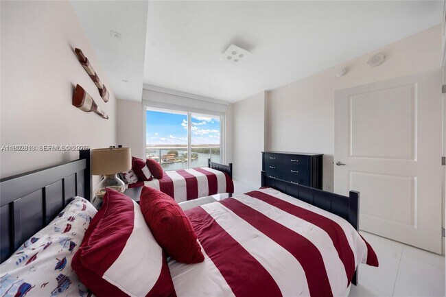 Building Photo - 400 Sunny Isles Blvd