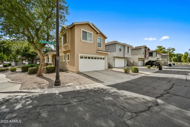 Building Photo - 1528 S Roadrunner Dr