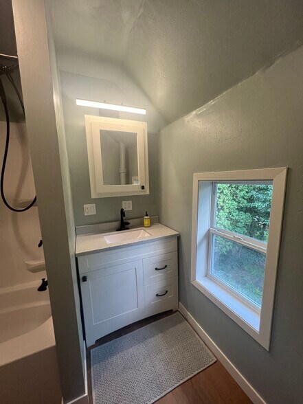 Bathroom - 507 Center Ave
