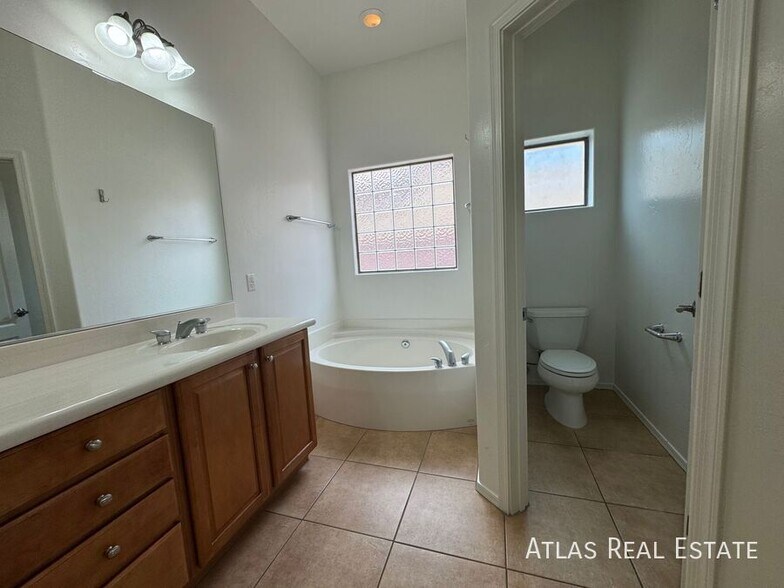 Building Photo - 4228 E Stony Meadow Dr