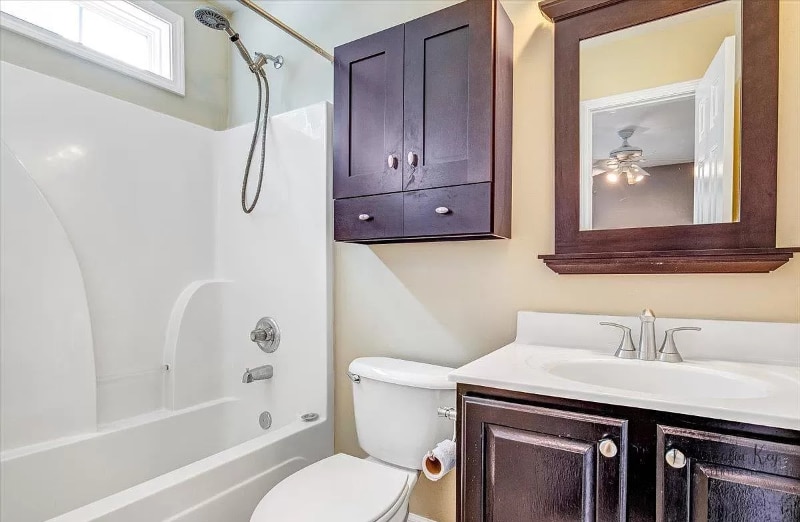 Building Photo - 4553 Farm Lake Dr