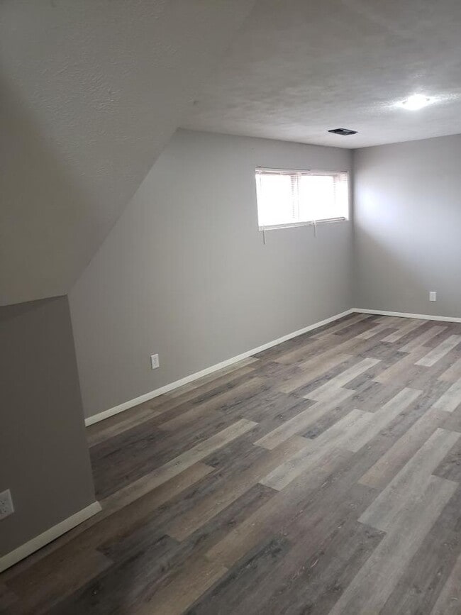 Building Photo - COMING SOON- Great location and layout for families or roomates, 3 bed 1.5 bath $1,825