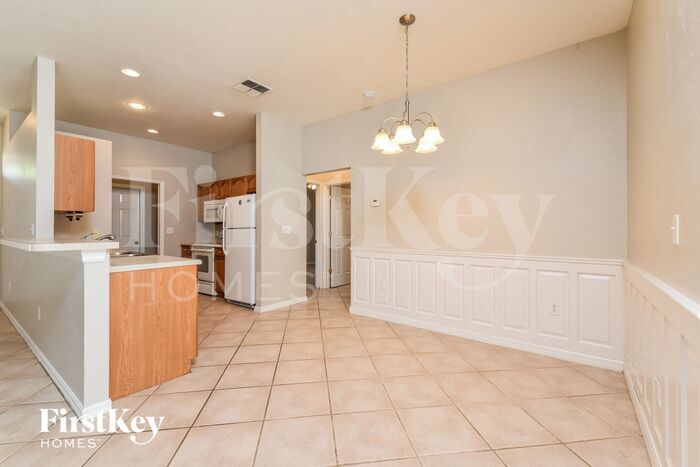 Building Photo - 18465 Tulip Rd