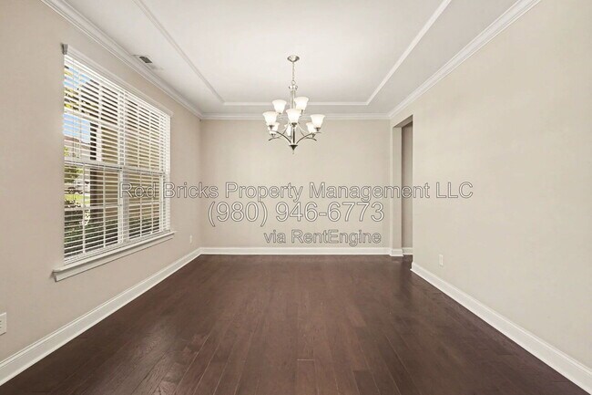 Building Photo - 145 Barclay Dr