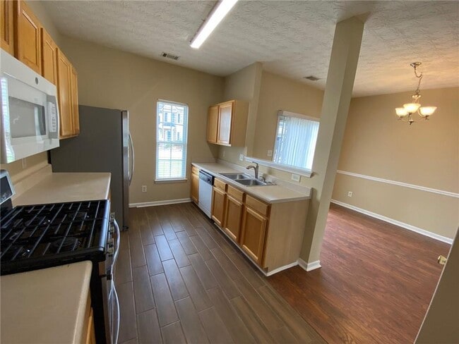 Building Photo - 646 Kenridge Dr