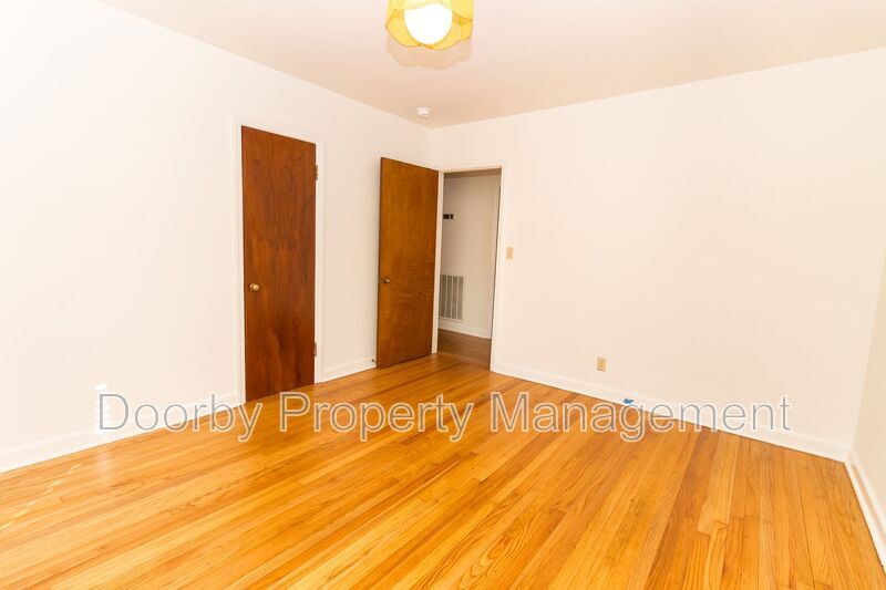 Building Photo - 203 Dawn St