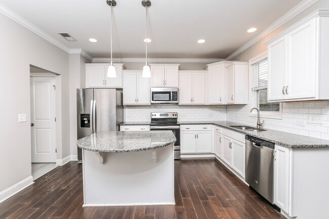 Building Photo - 190 Grey Hawk Dr