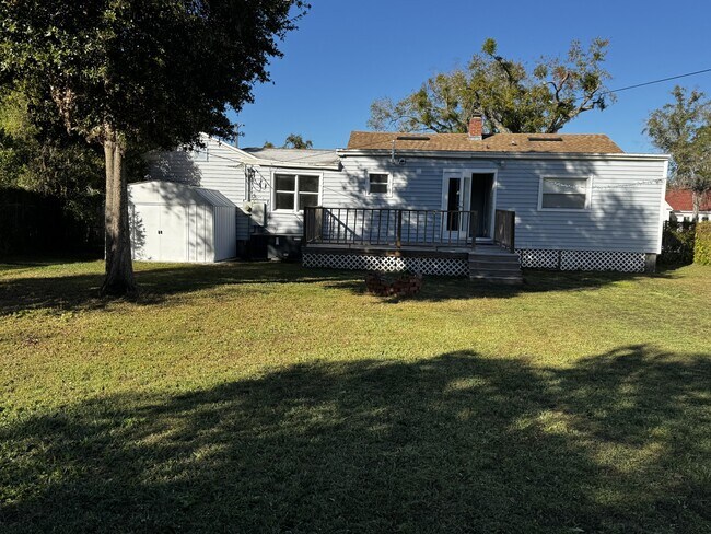 Building Photo - 1320 W Smith St