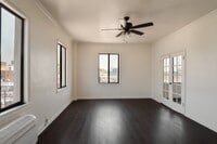 Building Photo - Astor Arms