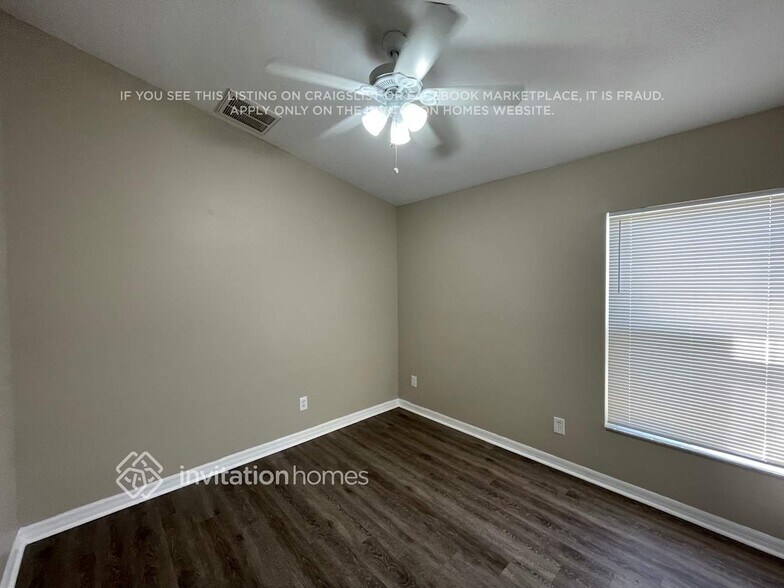 Building Photo - 15750 Greyrock Dr