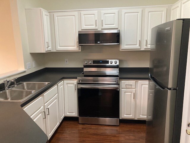 Building Photo - 2576 Woodruff Ct