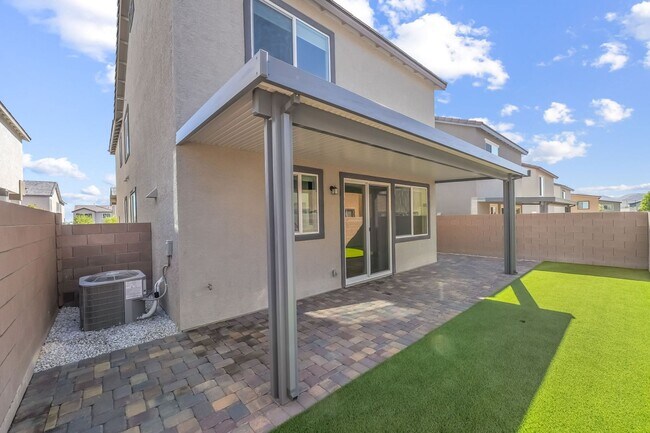 Building Photo - GORGEOUS BRAND NEW 4 BEDROOM HOME FOR LEASE!