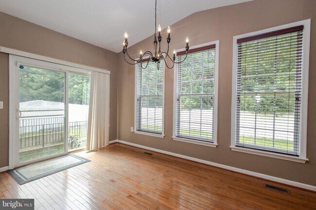 Building Photo - 105 Ticonderoga Dr