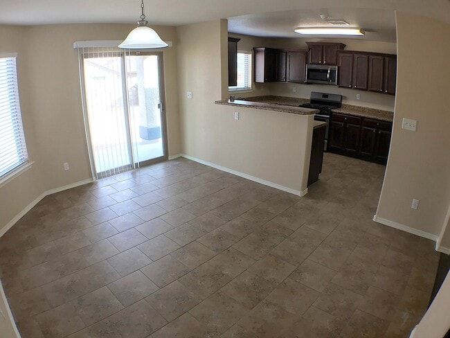 Building Photo - Mesquite Hills 3bed/2.5bath plus Loft REFRIG A/C Home!