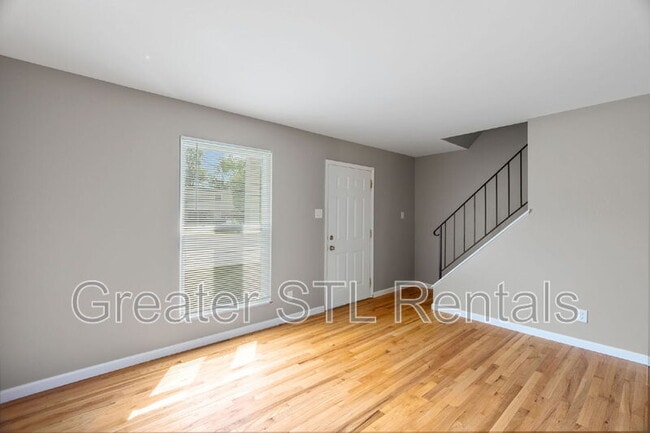 Building Photo - 2115 Campus Dr