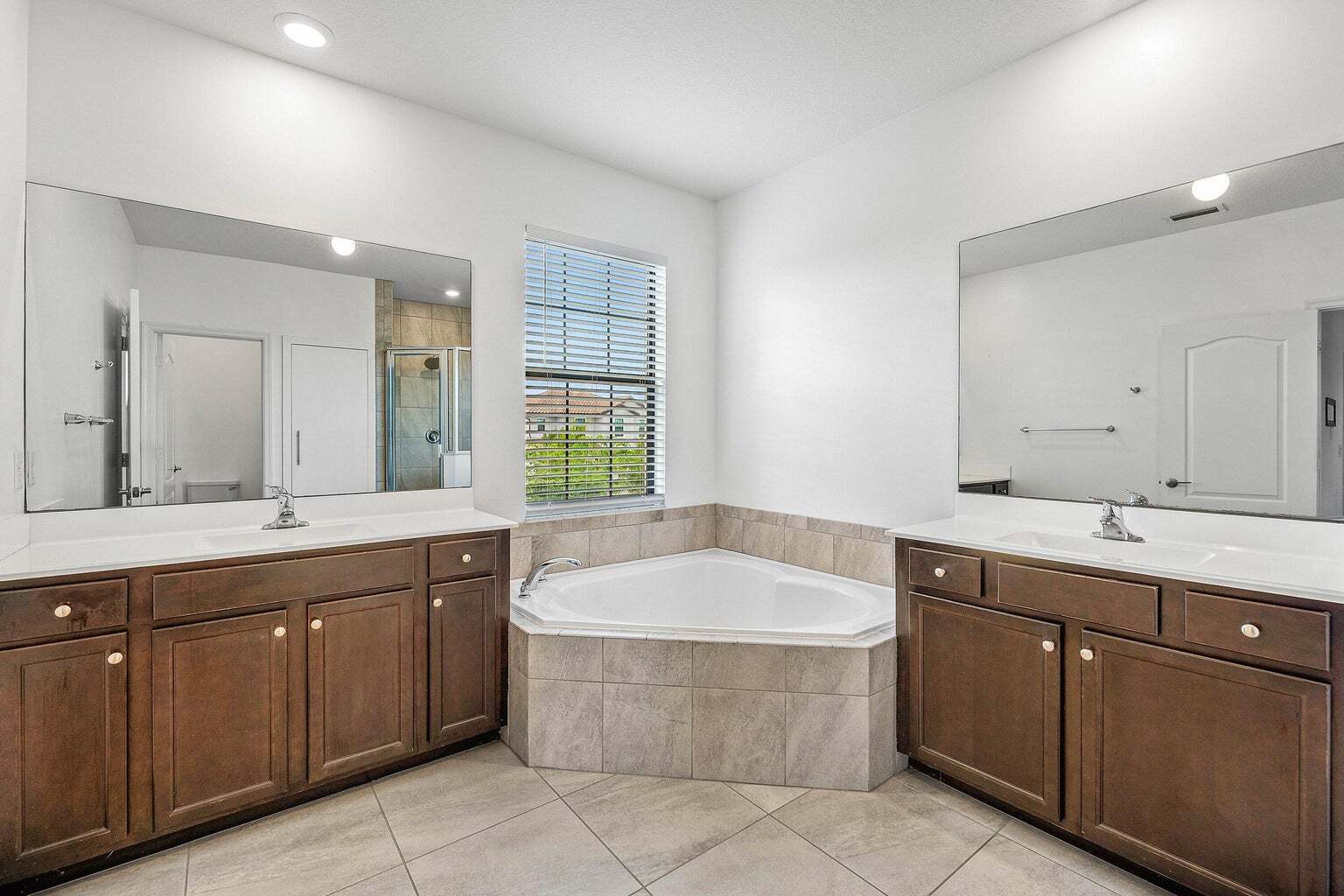 Building Photo - 3234 Klays Ct