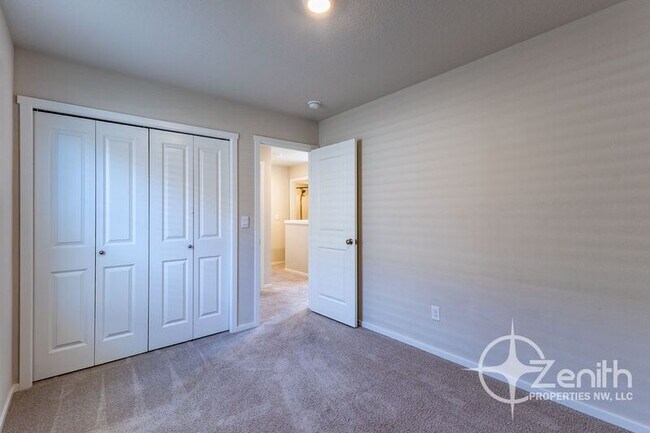 Building Photo - 215 N Layla Pl