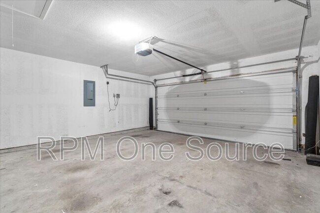 Building Photo - 1729 Park Trails Blvd