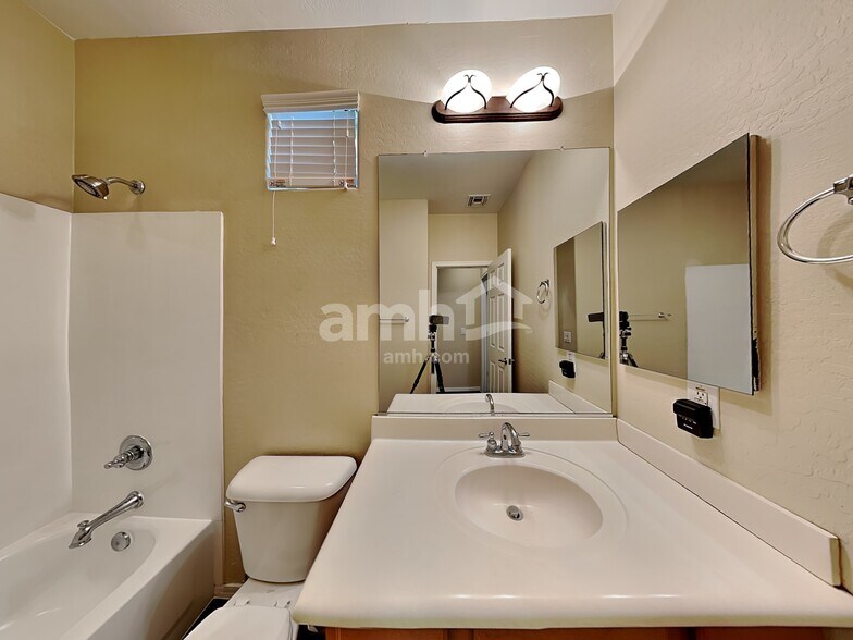 Building Photo - 10297 W Los Gatos Dr
