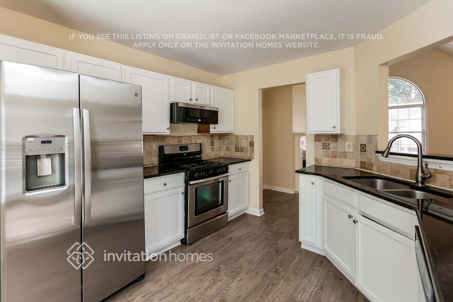 Building Photo - 2708 Waymar Dr SW