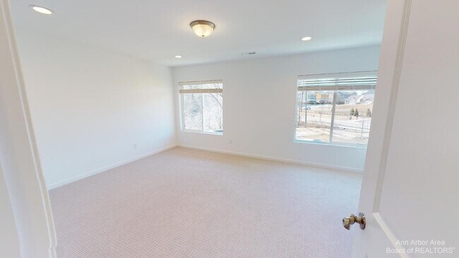 Building Photo - 2721 Bristol Rdg Dr